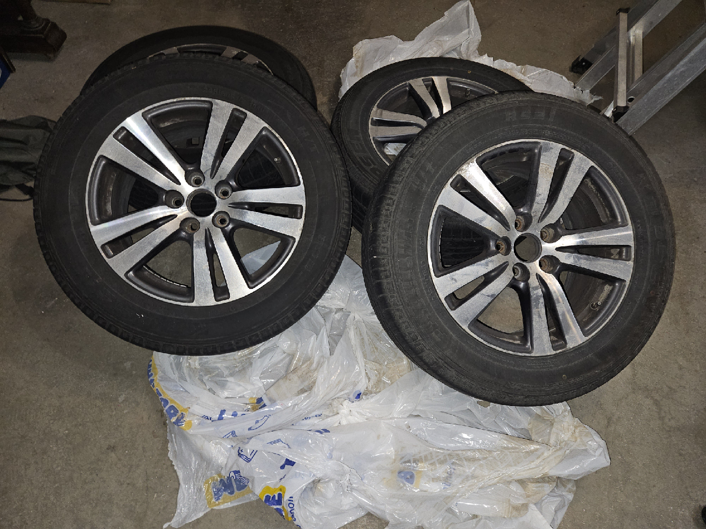 All season 245/60R18