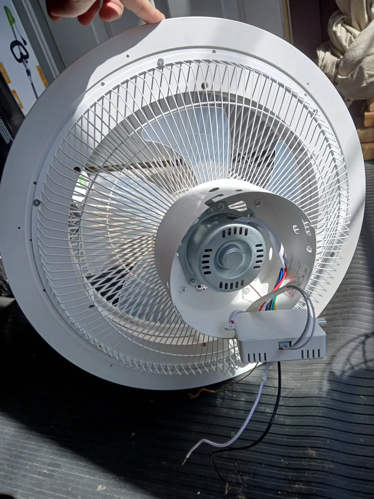 UNTESTED - LED Ceiling Fan with Lamp image indicator(2)