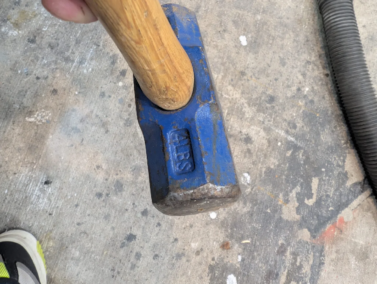 Heavy Duty Sledge Hammer - 4 LBS image indicator(4)