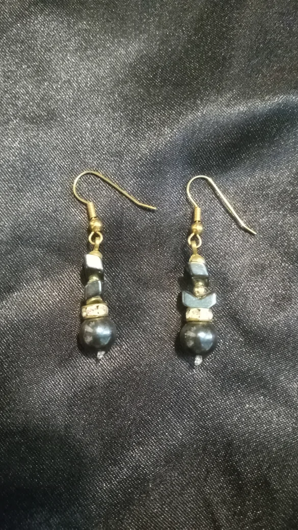 Earrings thumbnail