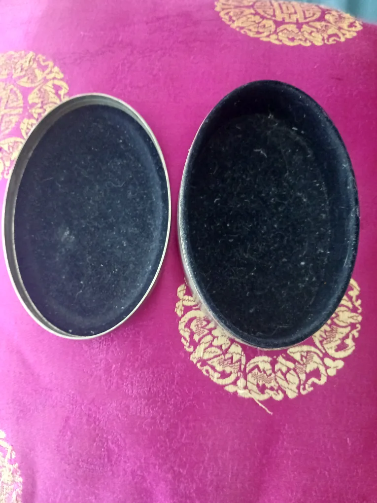 Vintage Silver Trinket Box image indicator(3)