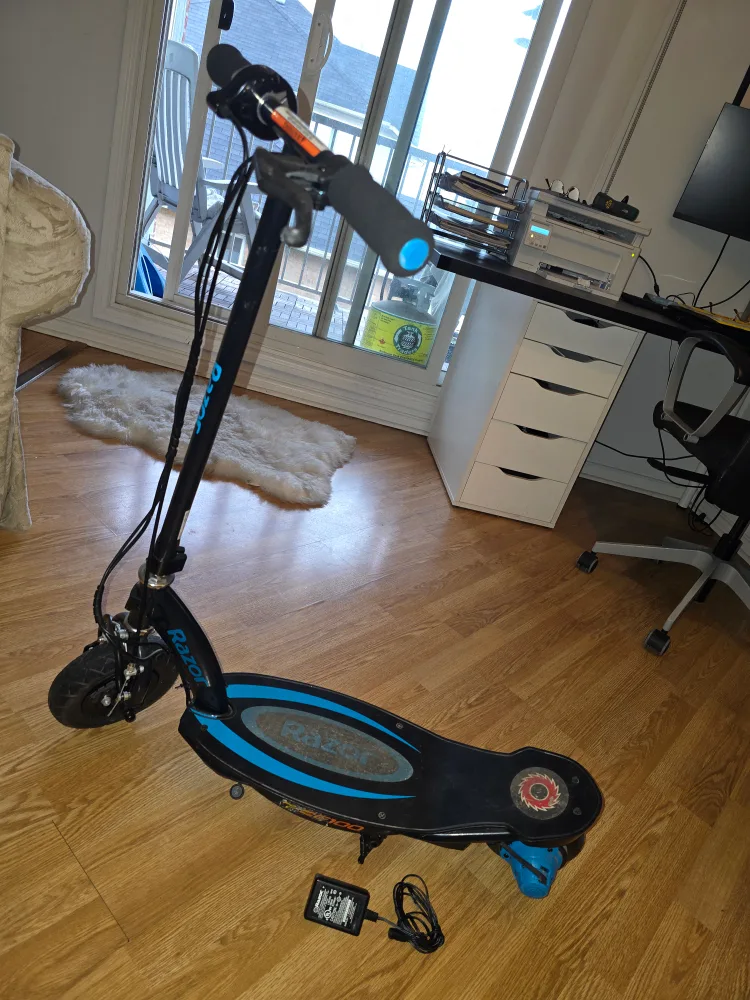 Razor Powercore E100 Electric Scooter image indicator(4)