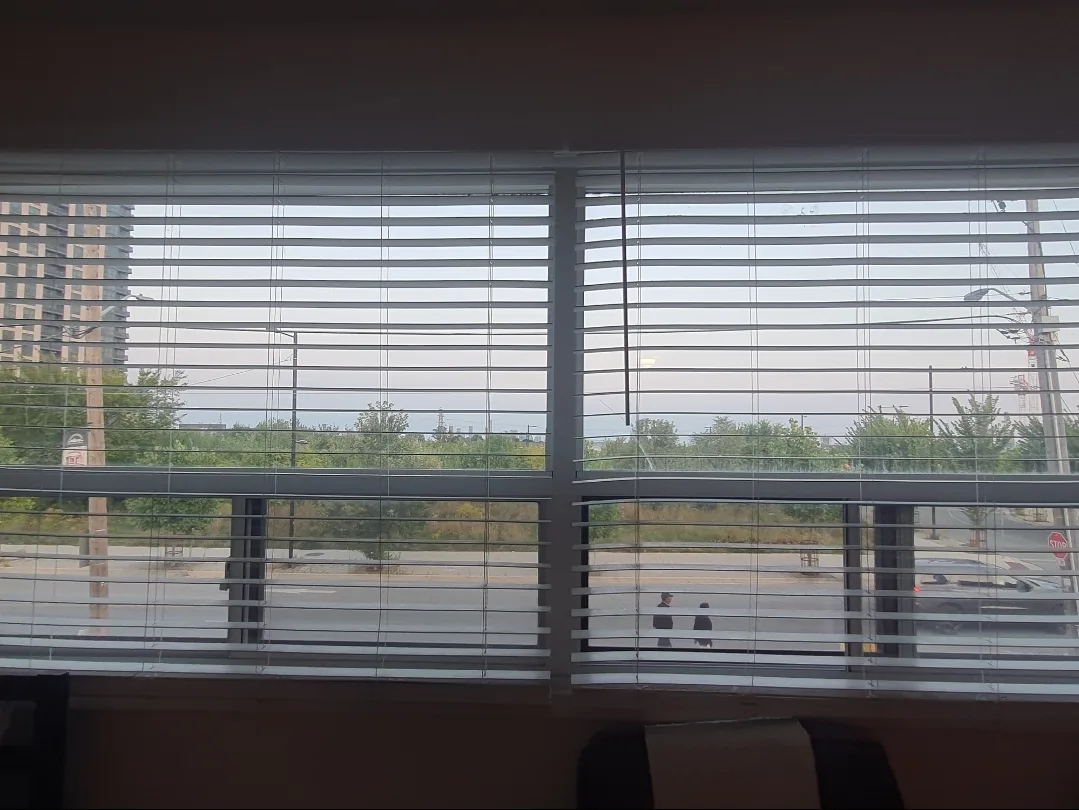 White Window Blinds - 58.5 inches wide image indicator(3)