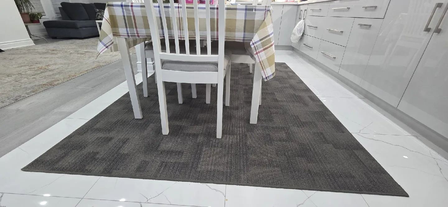 Grey Area Rug - 6 ft x 8 ft image indicator(3)