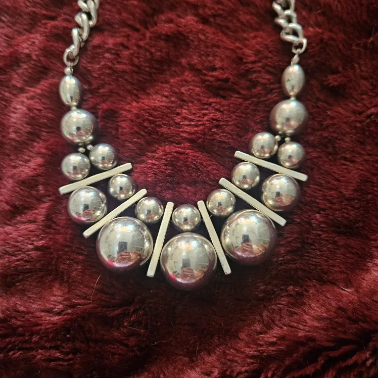 Ladies Fashion necklace and diamonte design metal ball image indicator(3)