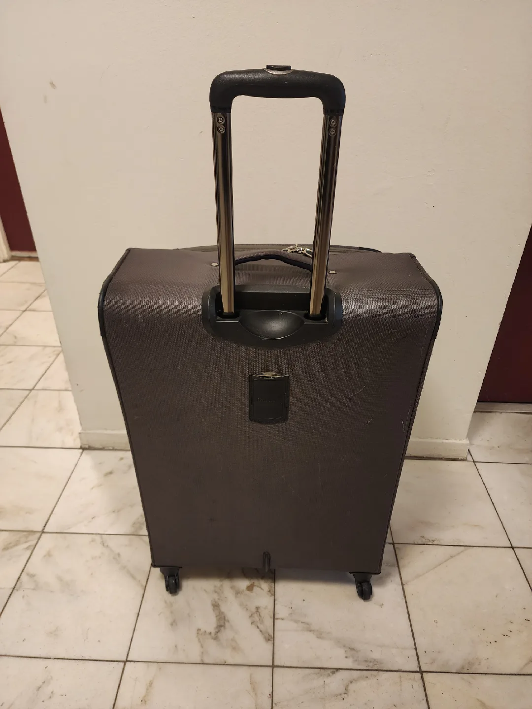 Travelpro Suitcase - check in luggage Size image indicator(8)