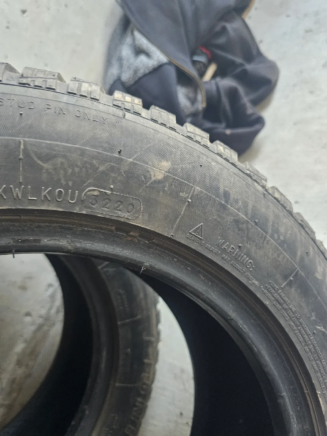 2X205/55/R16 uniroyal tigerpaw 2 winter tires image indicator(2)