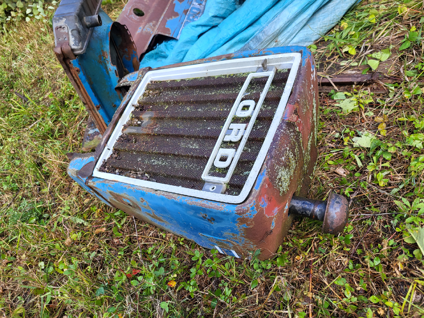 Vintage Ford 3600 gas Tractor - Parts or Restoration Project - photo 2