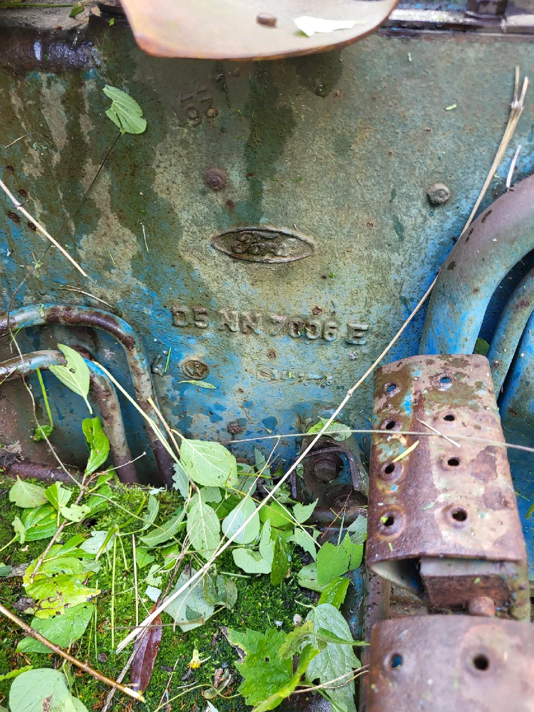 Vintage Ford 3600 gas Tractor - Parts or Restoration Project image indicator(6)