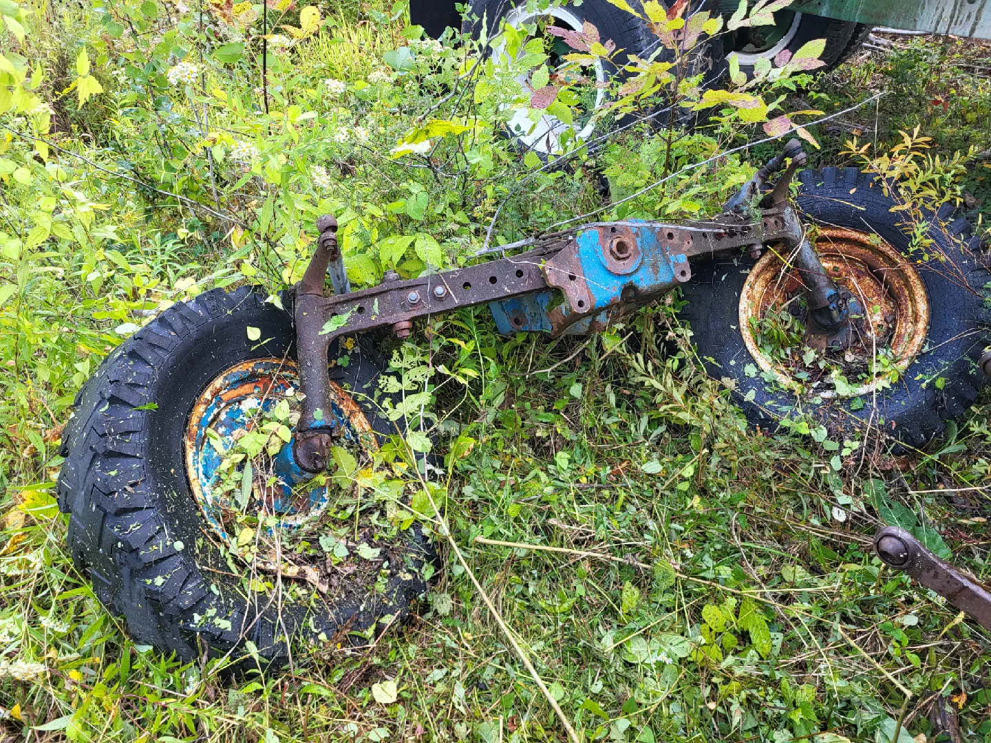 Vintage Ford 3600 gas Tractor - Parts or Restoration Project image indicator(10)