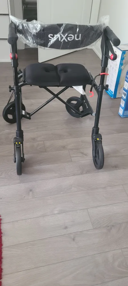 Nexus Walker with Seat - Black image indicator(2)