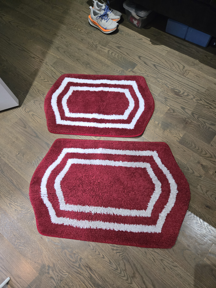 Red & White Bath Mat Set
