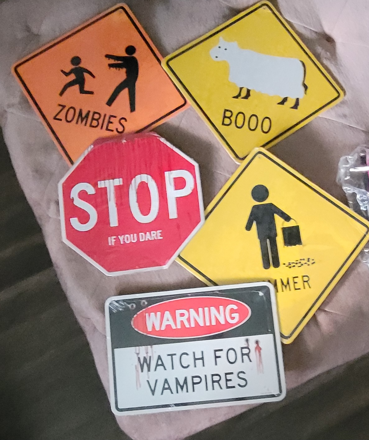 New double-sided Halloween signs - photo 2