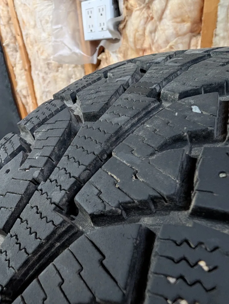 (4)-215/70R16 Winter Tires On Steel Rims Off 2017 Mitsubishi Rvr image indicator(5)