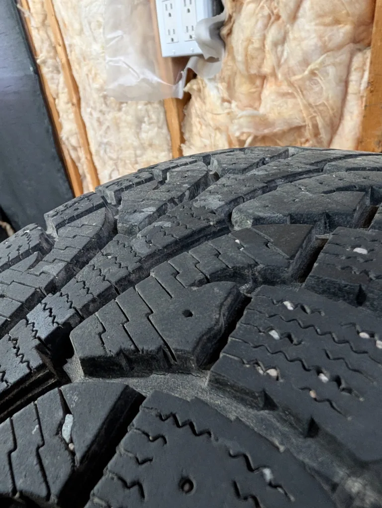 (4)-215/70R16 Winter Tires On Steel Rims Off 2017 Mitsubishi Rvr image indicator(6)