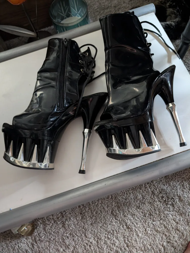 Pleaser Black Patent Platform Boots Size 8 image indicator(3)