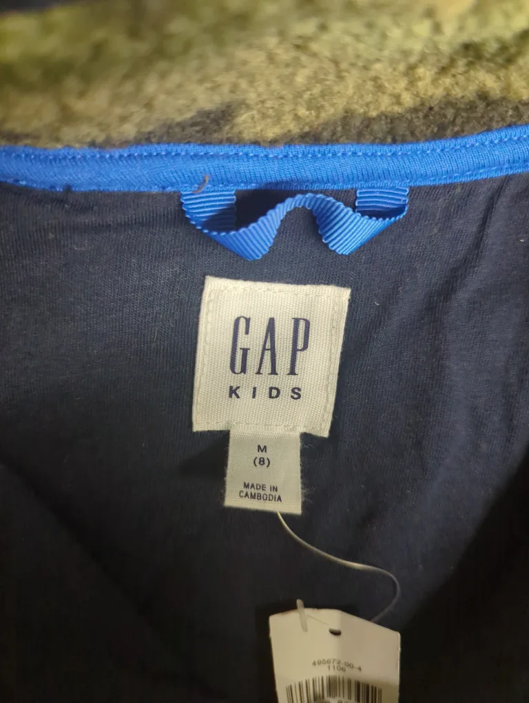 GAP Kids Camo Fleece Pullover - Size M (8) image indicator(3)