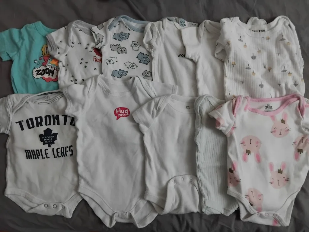 Free mix baby clothes 0-3 months image indicator(2)