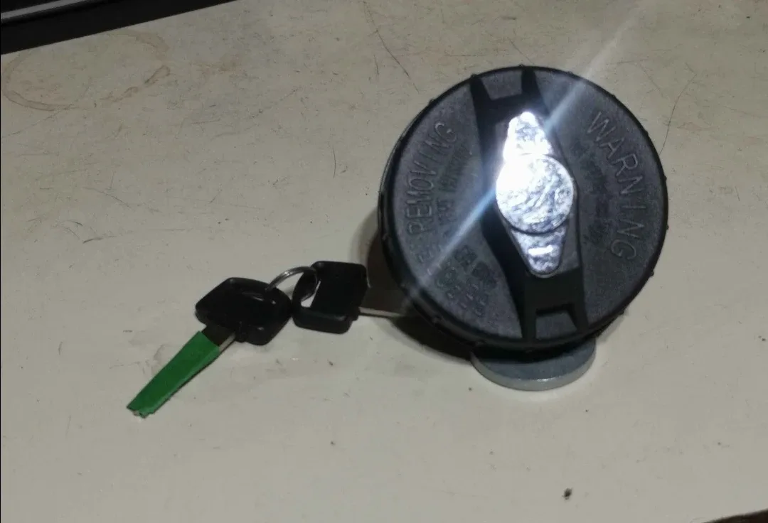 Read the List ~ Locking Gas Cap ~ Car, Truck, Van, SUV, Parts image indicator(5)