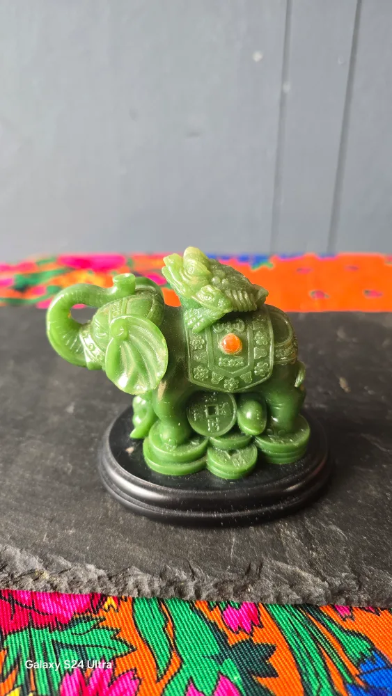 Green Jade Elephant & Toad Figurine thumbnail