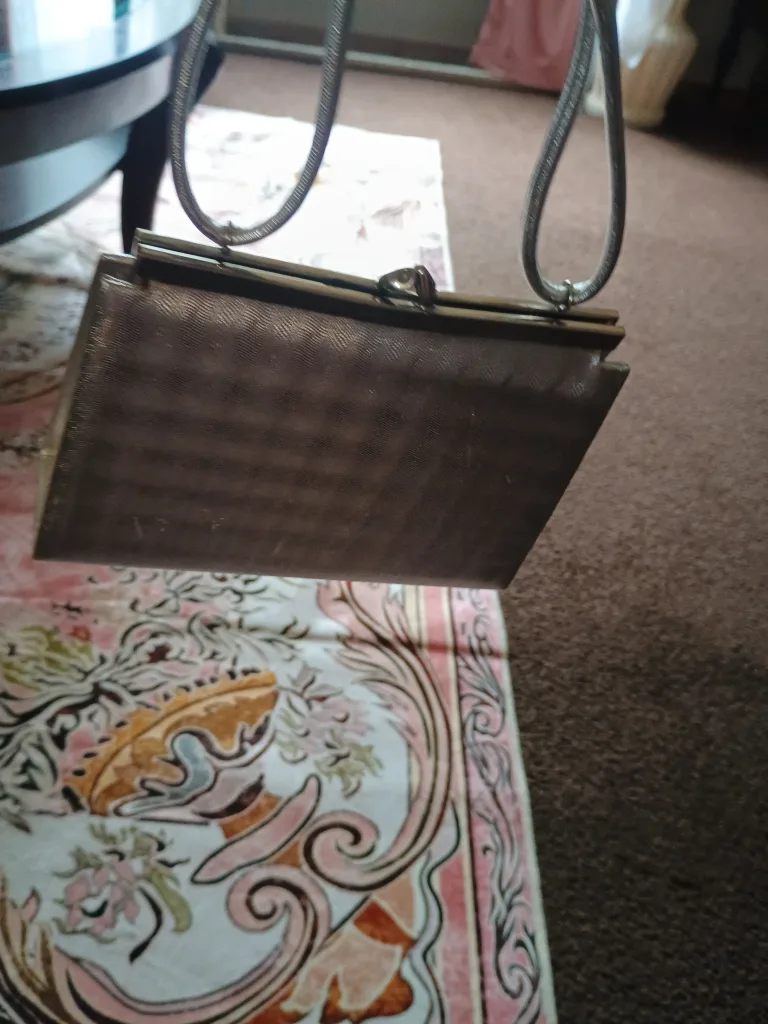 Vintage Silver Clutch Purse thumbnail
