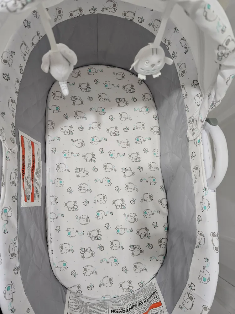 Delta Children Moses Bassinet image indicator(3)