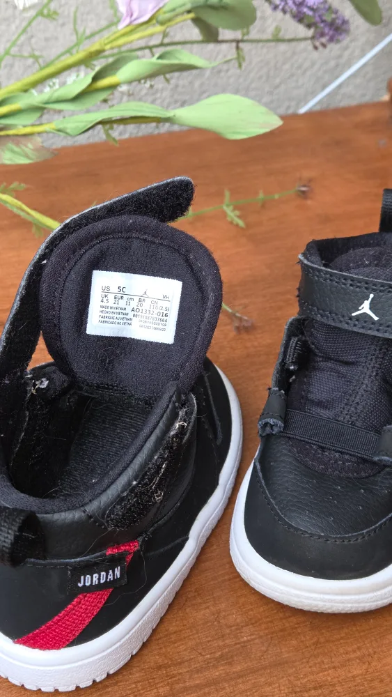 Jordan Toddler Shoes Size 5C image indicator(4)