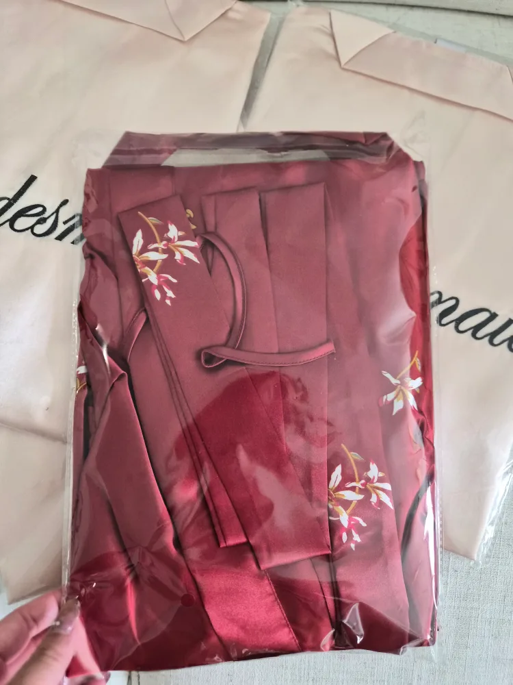 New Bridesmaid Robes - Blush & Burgundy image indicator(2)