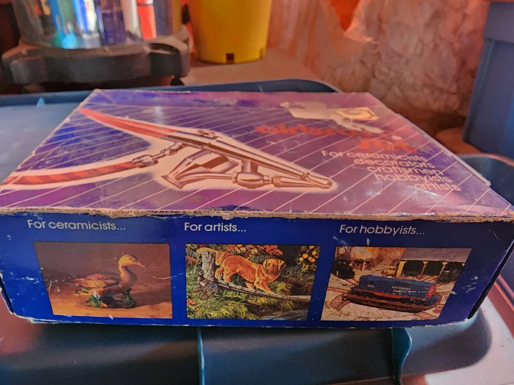 Vintage Airbrush Set for Artists & Hobbyists image indicator(3)