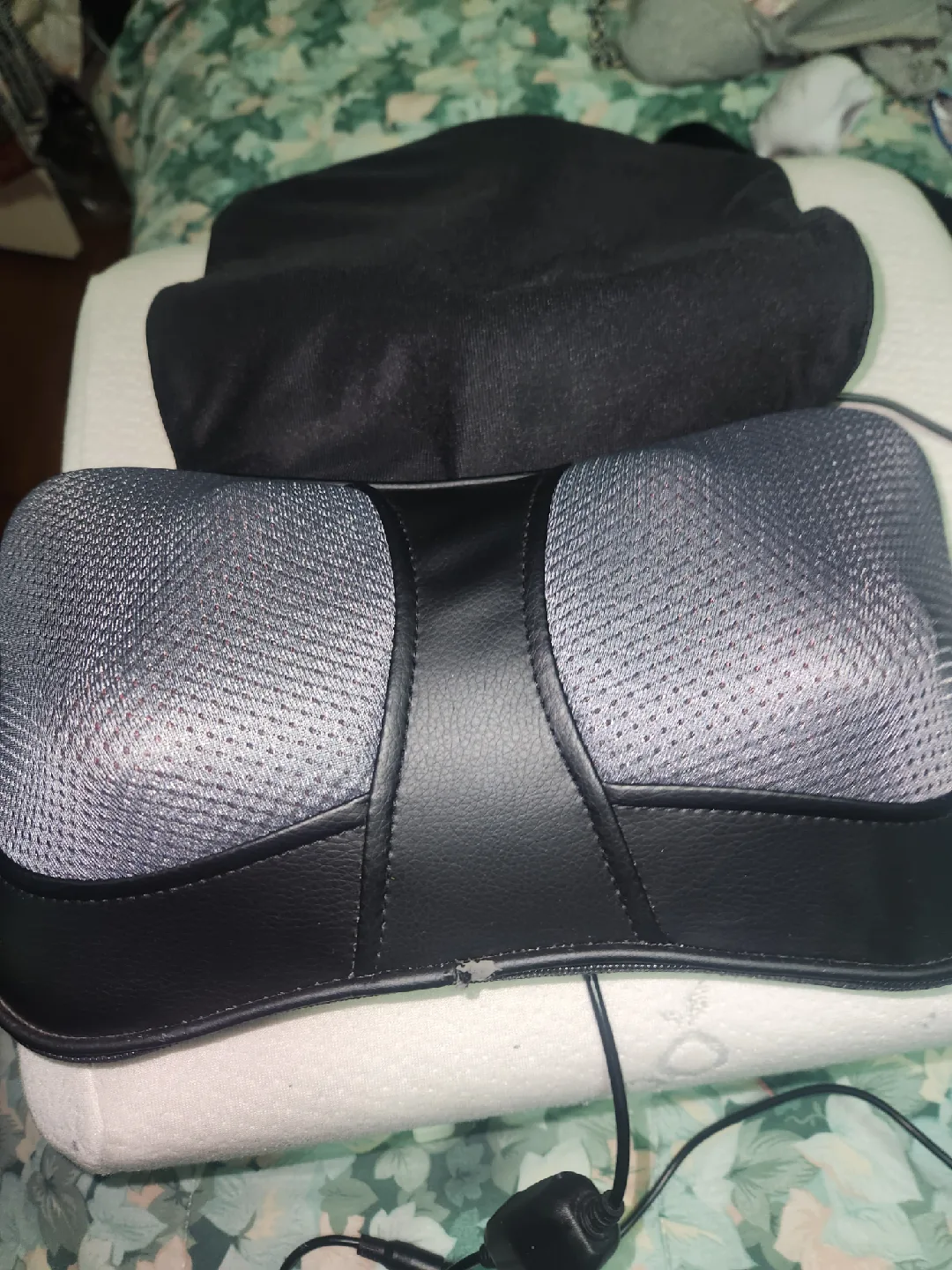 Viktor Jurgen Neck and Shoulder Massager