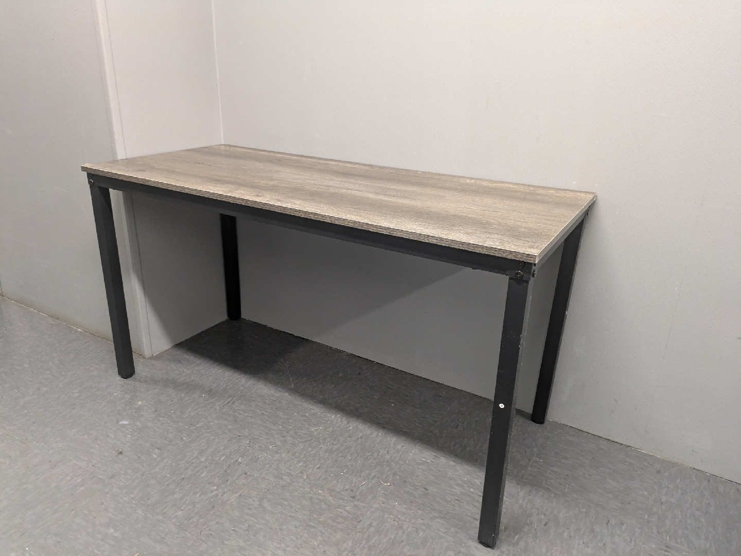 Simple Desk with Metal Frame - photo 2