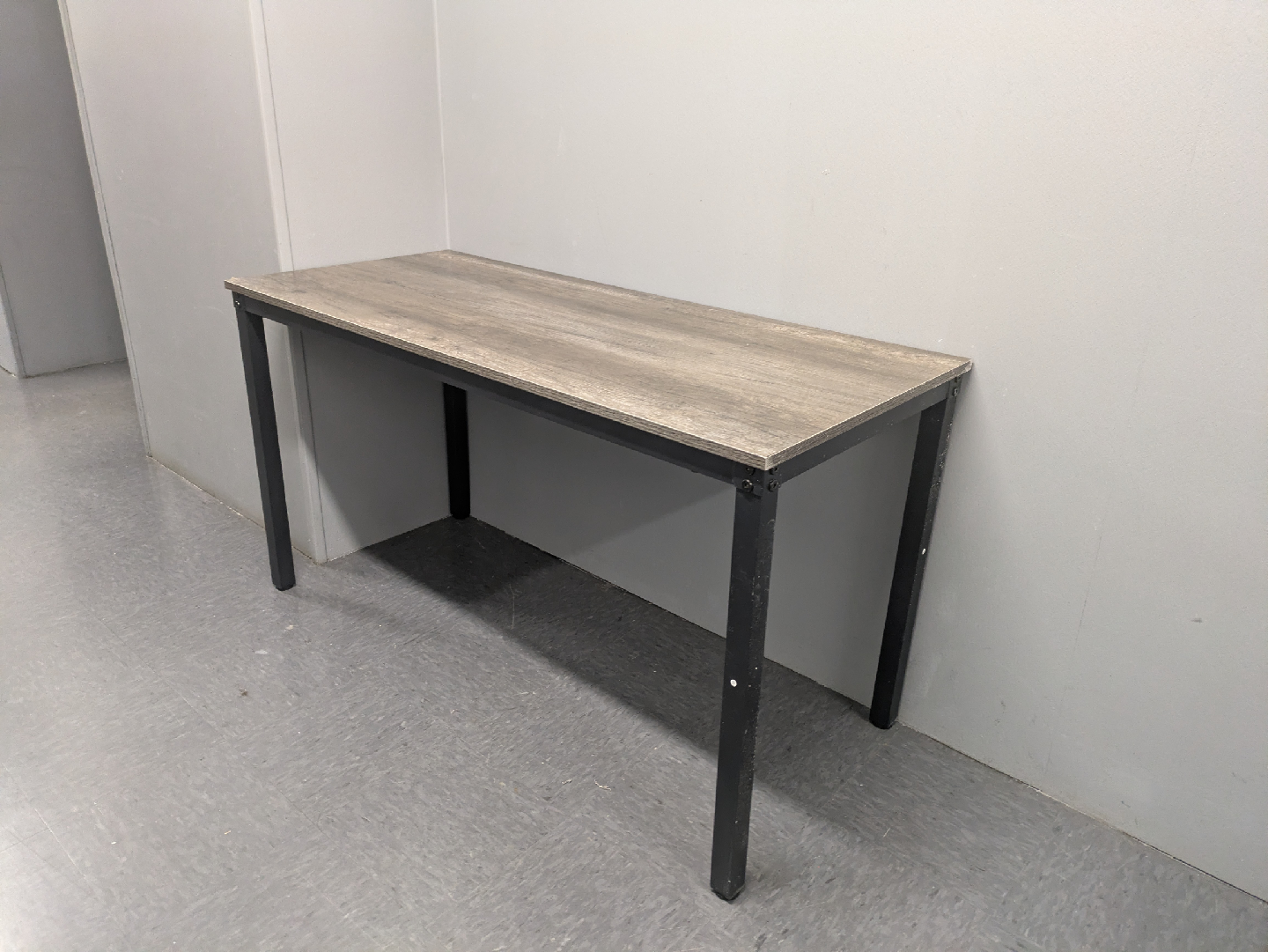 Simple Desk with Metal Frame - photo 3