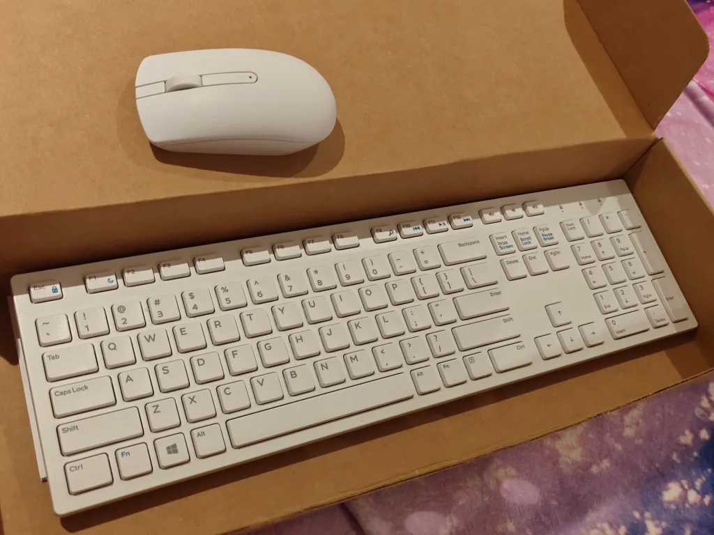 Wireless Keyboard and Mouse Combo - White thumbnail