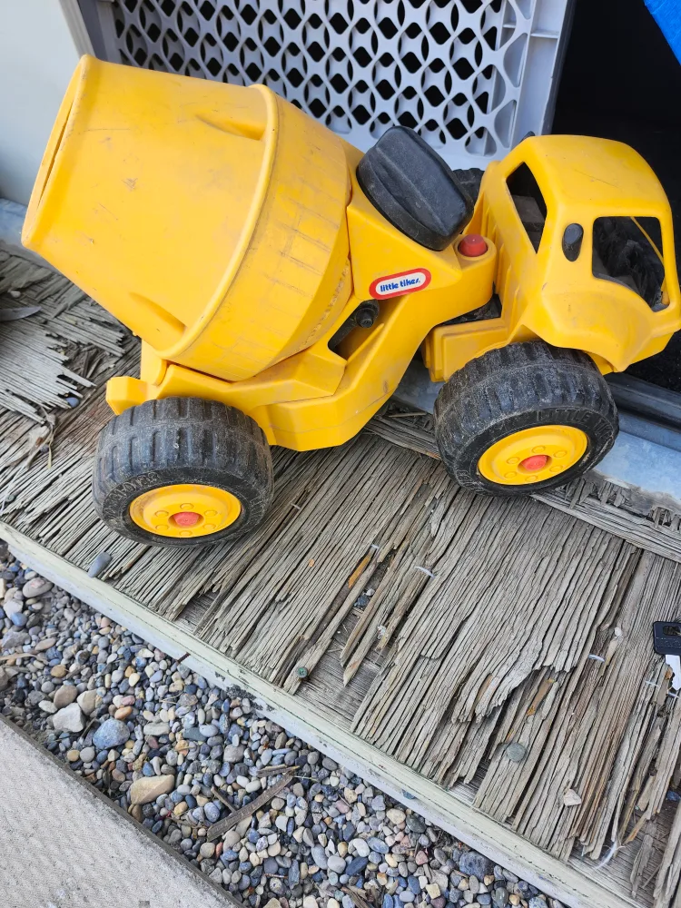 Little Tikes Yellow Cement Mixer Truck thumbnail