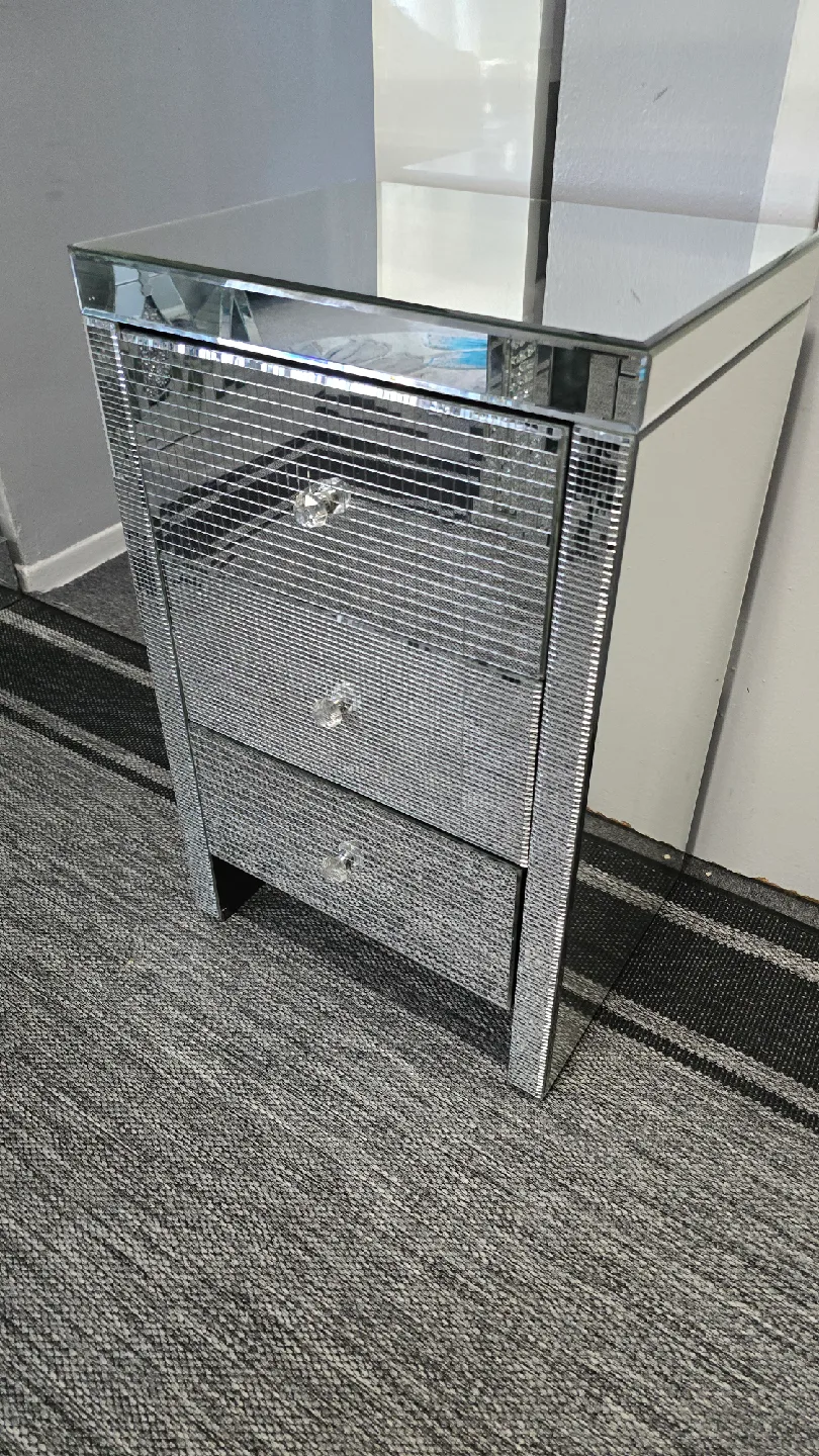 Mirrored 3-Drawer Nightstand only one thumbnail