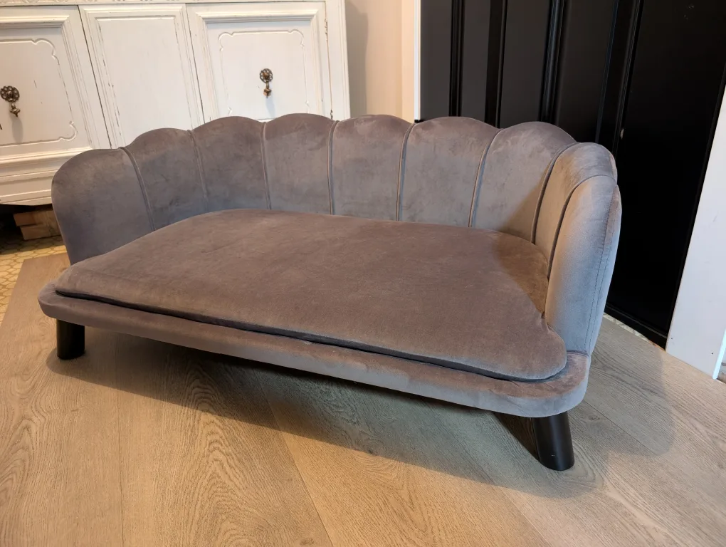 Pet Bed - Elegant Couch Style 🥕 thumbnail