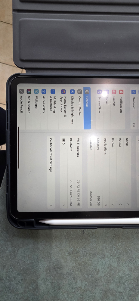 iPad Pro 11” (4th Gen, 2020) – 256GB + Apple Pencil + Pouch - photo 3