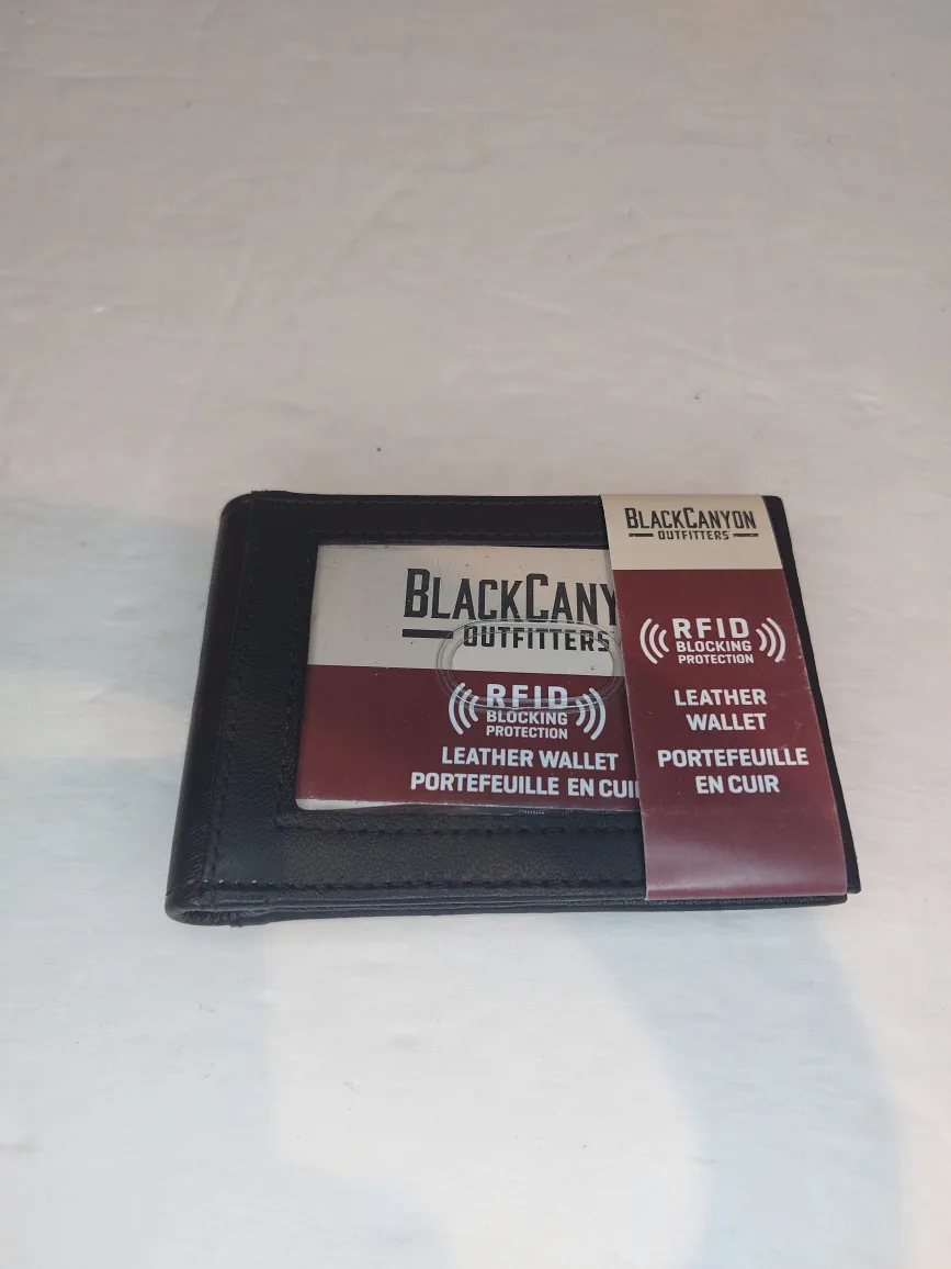 Black Canyon Outfitters RFID Leather Wallet - New image indicator(2)
