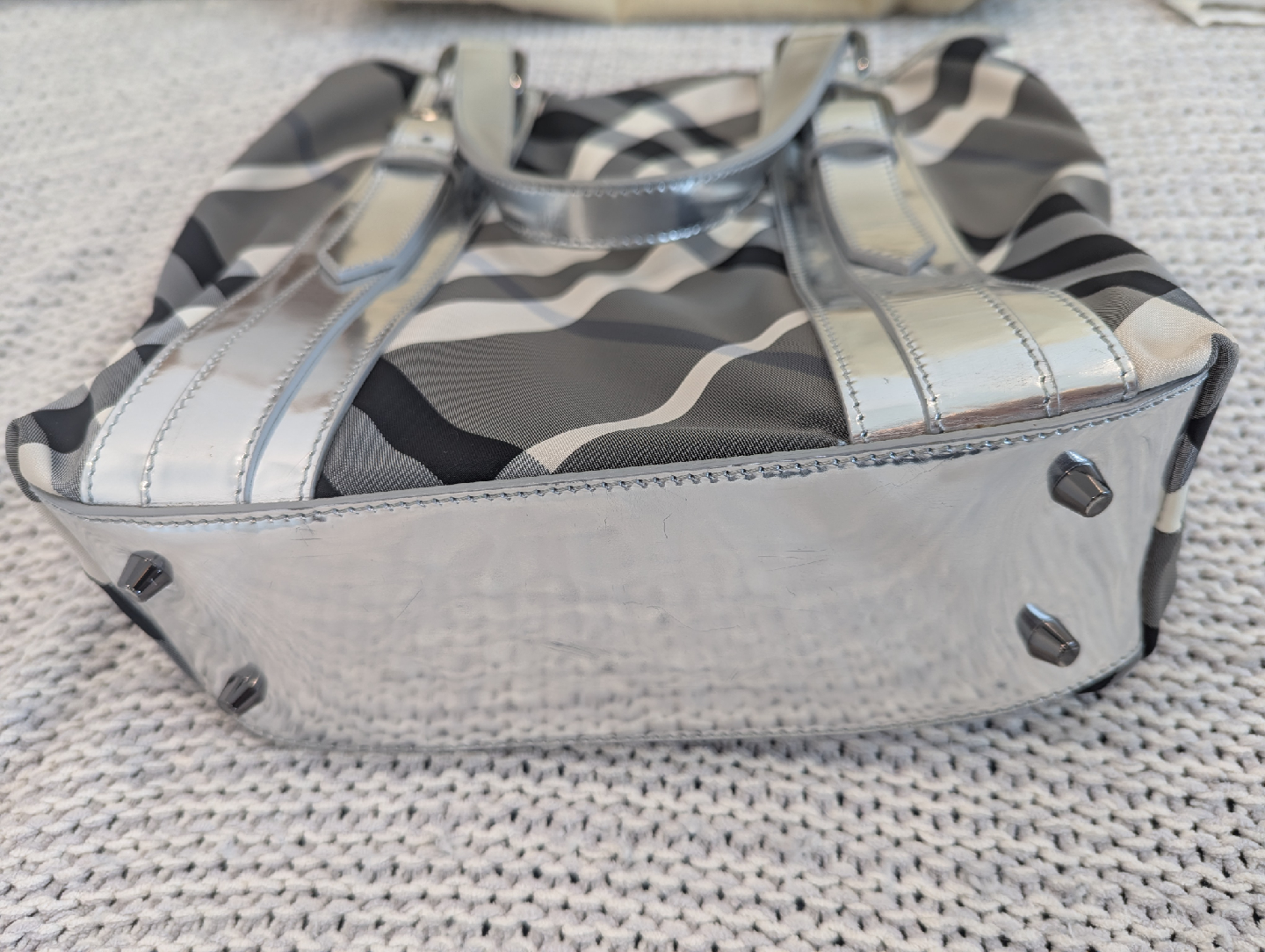 Burberry Plaid Tote Bag - photo 5