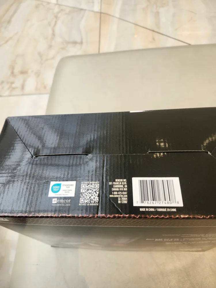 Edmonton Elks Game Time Hooded Blanket - New in Box! image indicator(3)