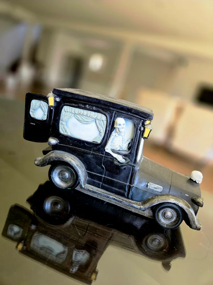💀Haloween Skeleton in Hearse Figurine 👻 thumbnail