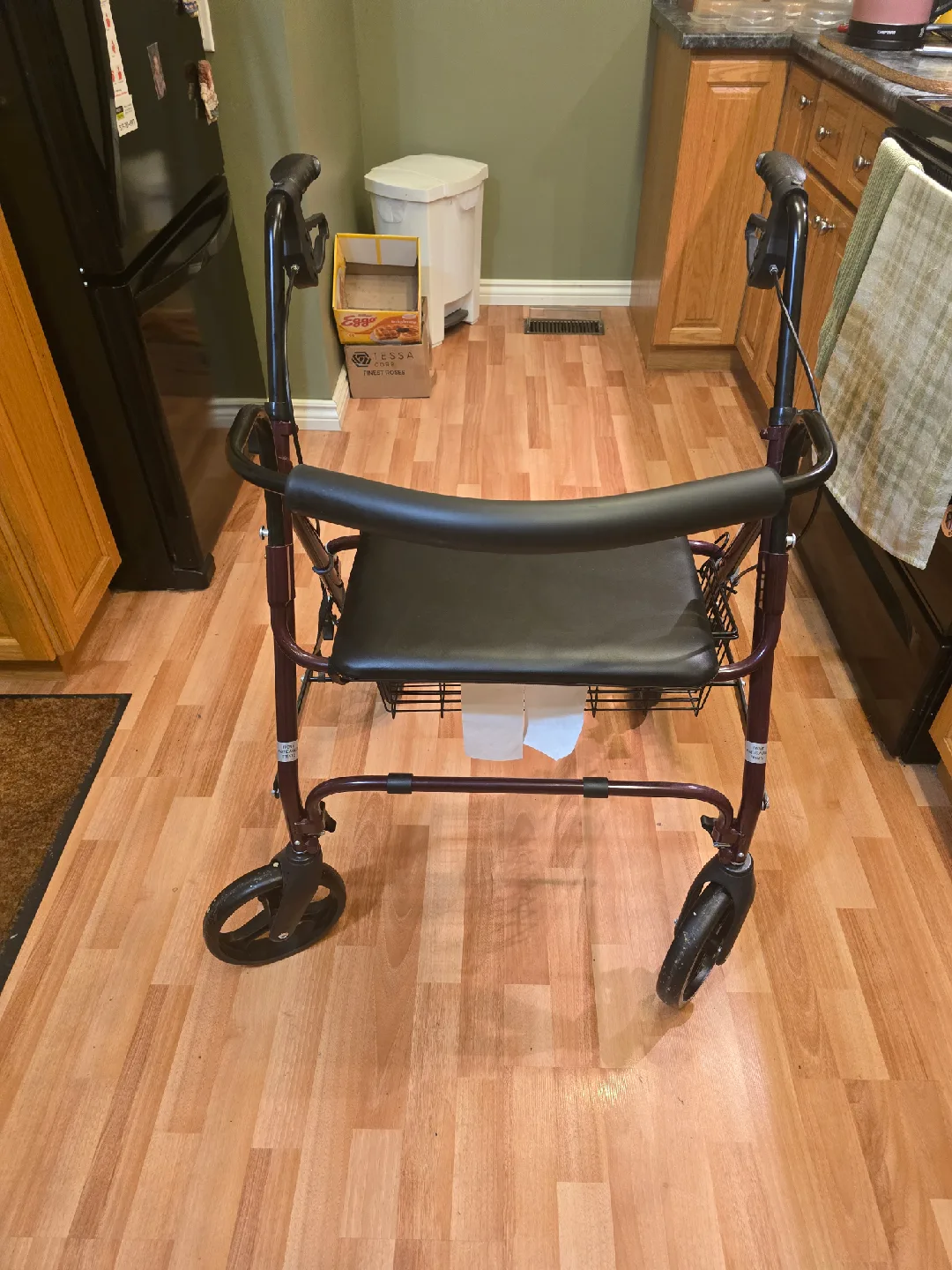 Medline Heavy Duty Rollator Walker with Seat image indicator(6)