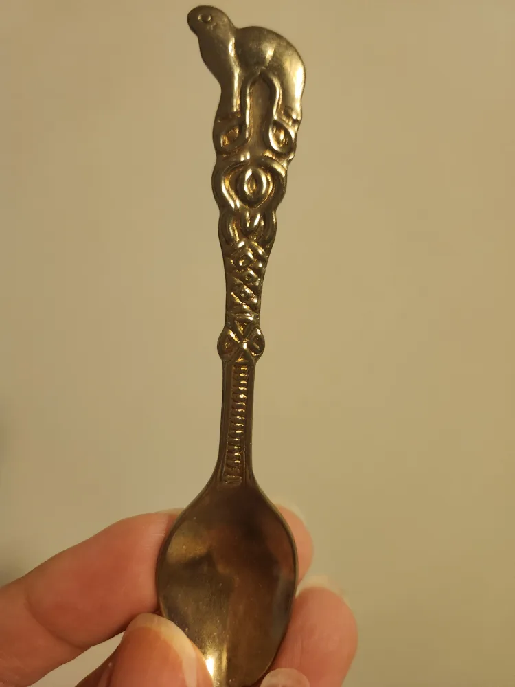 Vintage Gold Tea Set with Tray image indicator(5)