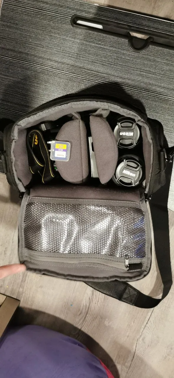 Nikon D3100 Camera with Two Lenses image indicator(7)