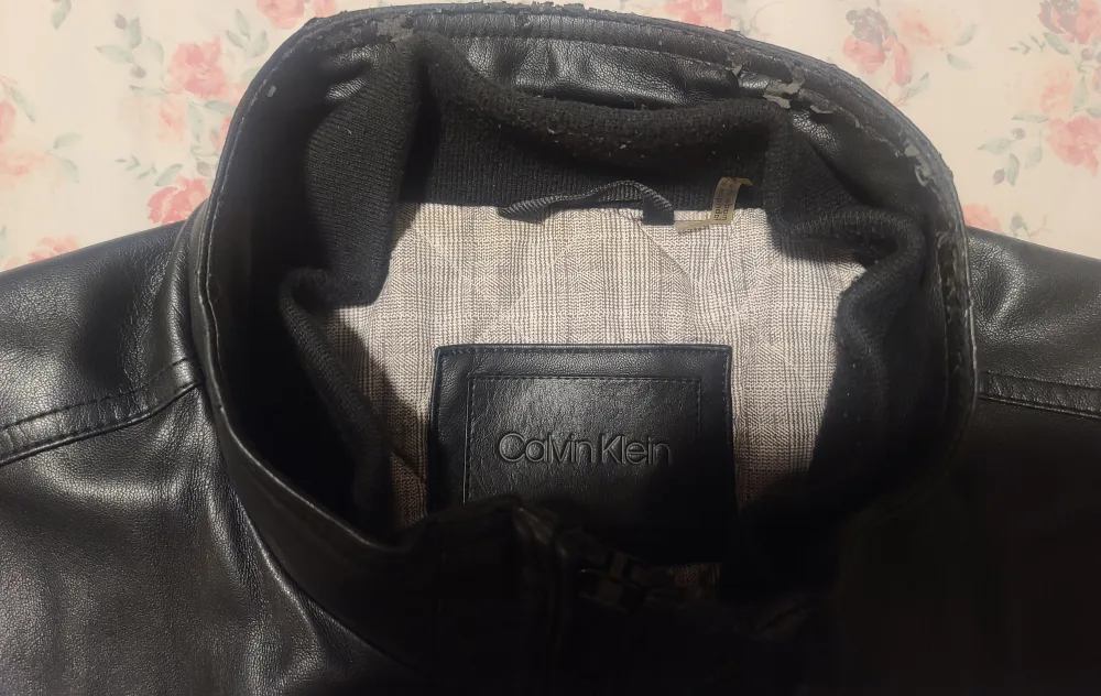 4 jackets for free ( 1 for woman , the rest for men) image indicator(6)