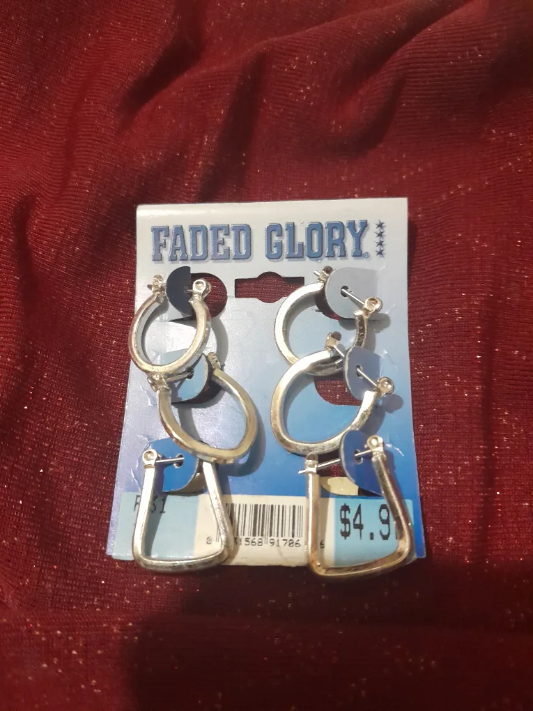 Faded Glory Silver Hoop Earrings - New on Card thumbnail