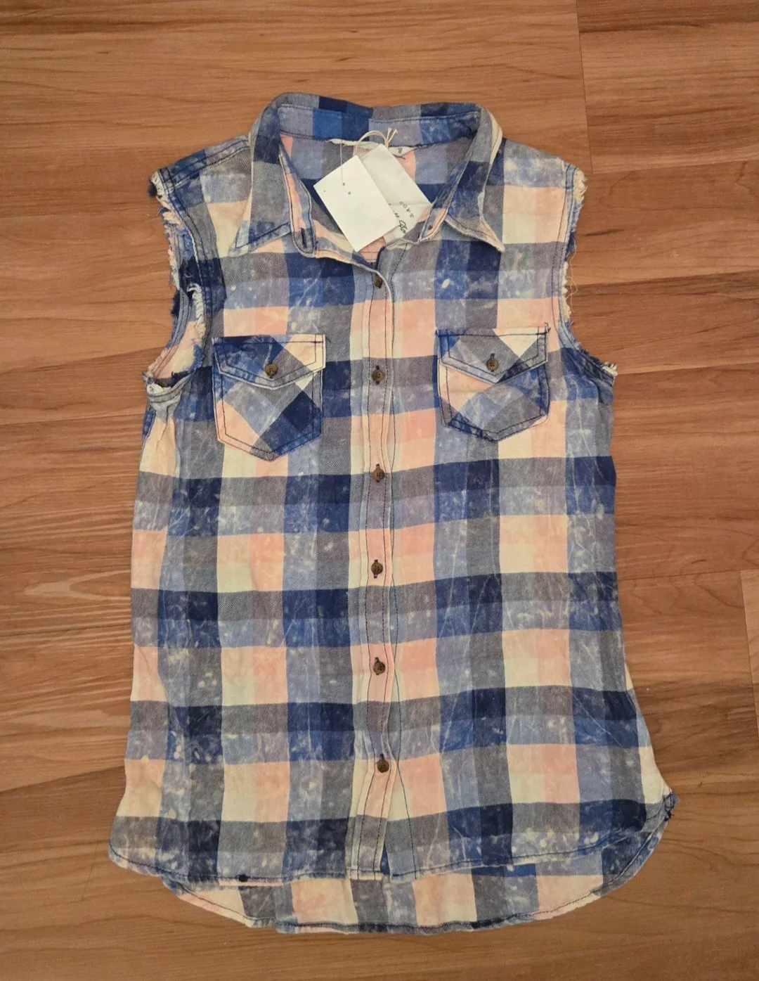 NEW Sleeveless Plaid Shirt thumbnail