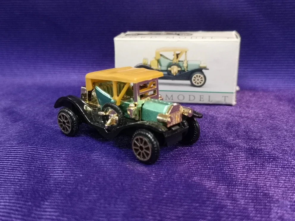 1910 Ford Model T ~ Reader's Digest thumbnail