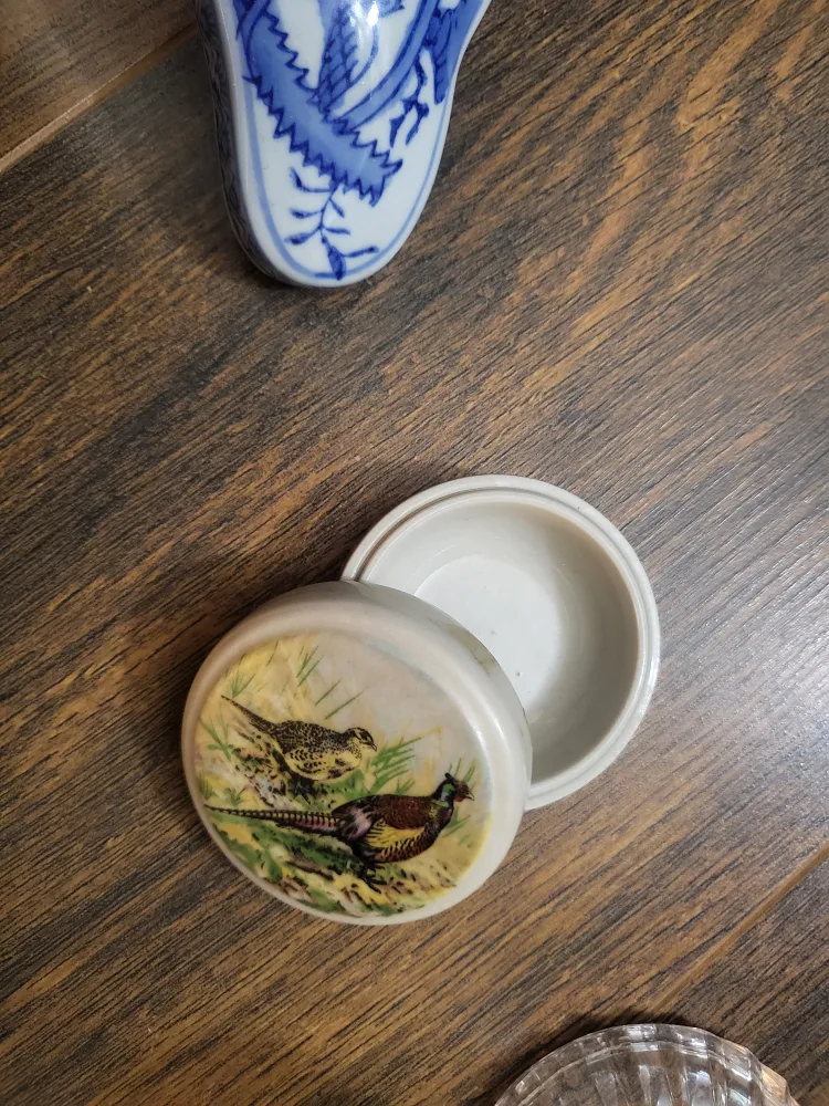 Collectable dishes, jewelry boxes, candle holders, brass birds image indicator(2)