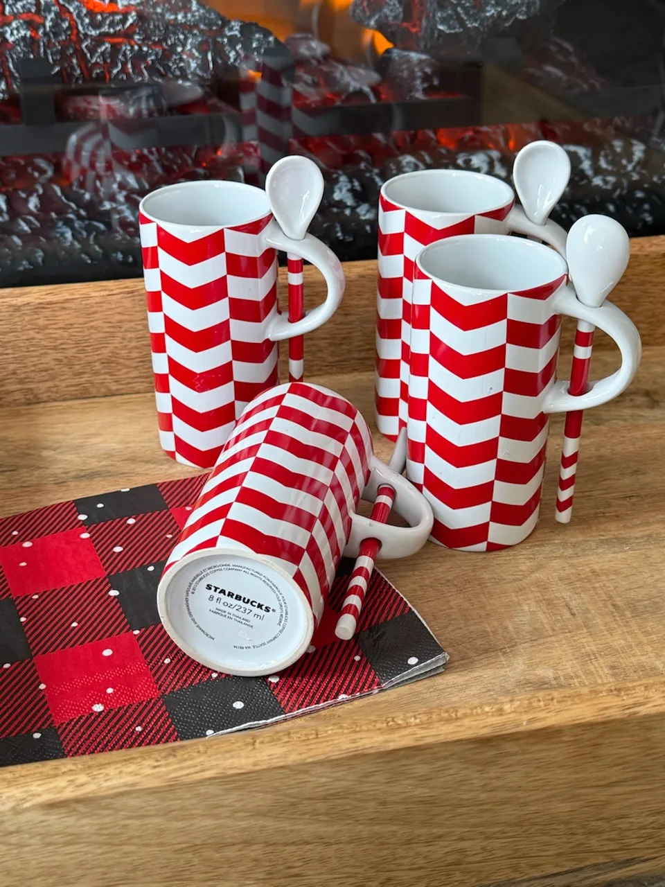 Starbucks Red & White Chevron Mug Set image indicator(2)